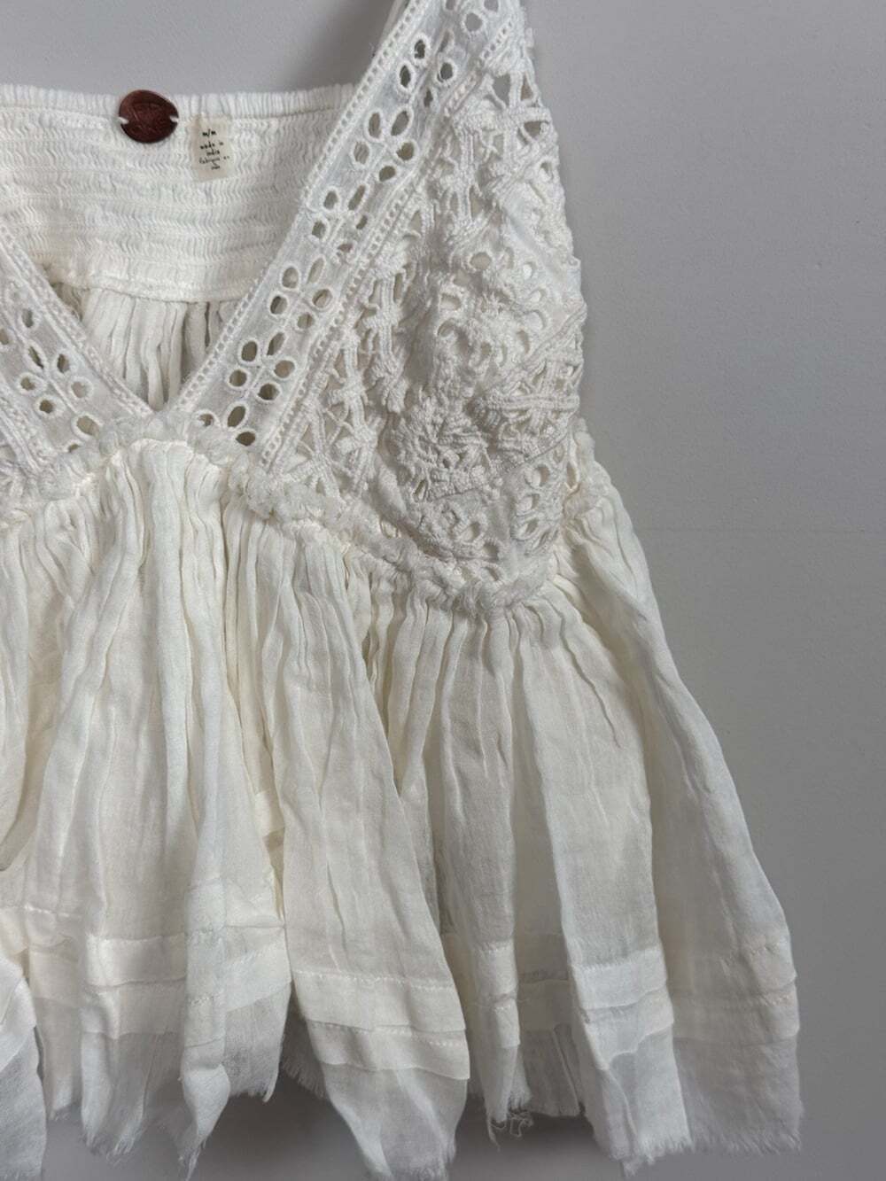 FP One White Lace V Neck Spaghetti Strap Camisole Tank Top Adjustable M - Picture 7 of 7